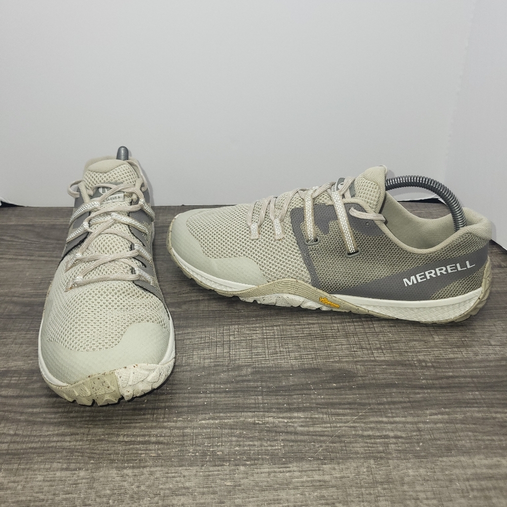 Merrell Women's Cream and Gray Athletic Shoes